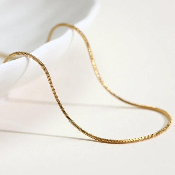 Minimalist Jewelry Premium 14K Yellow Gold Plated Elegant Dainty Chain - Picture 4 of 10